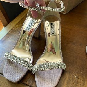 Badgley Mischka size 7 jeweled shoes.. GREAT condition all stones in place.